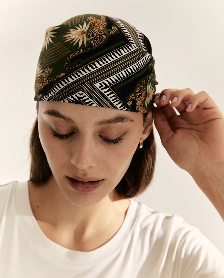 Bandana estampado selva de la marca Paz Torras